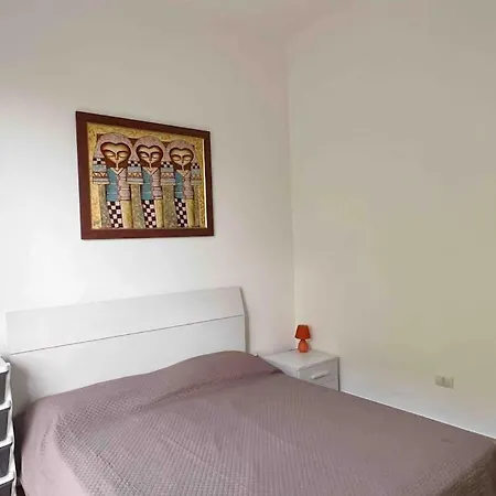 Bilocale A 100 Metri Dal Mare Apartmán *
