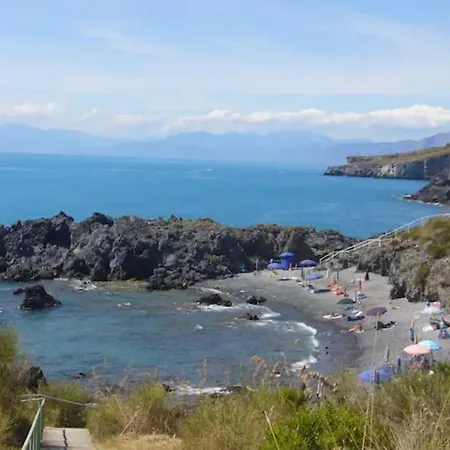 Bilocale A 100 Metri Dal Mare Apartmán *